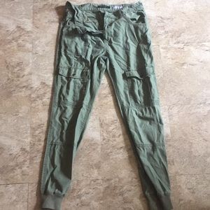 ♥️Great condition Green Joggers from Aeropostale♥️